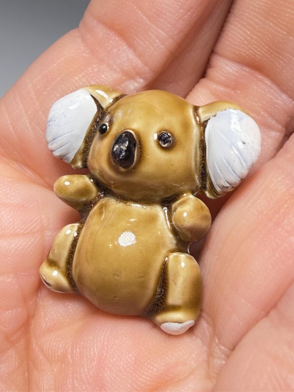 Vintage Handmade Koala Bear Brooch Painted Ceramic Resin 3D 1.25” - Picture 6 of 6